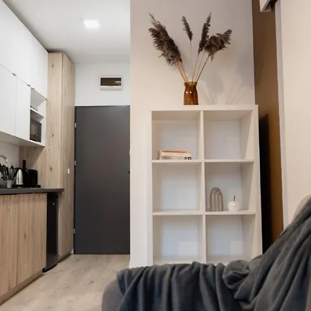 Adler House - & 3*